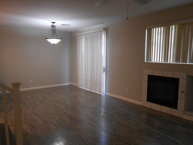 Building Photo - Spacious Home 2 Story Home in Black Mountain