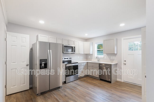 Building Photo - 6900 Seaver Dr NW