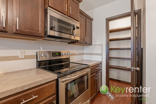 Building Photo - Beautiful 4 Bedroom 3 Bath | Goddard School District