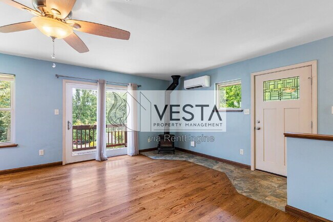 Building Photo - 10 Wellspring Ln