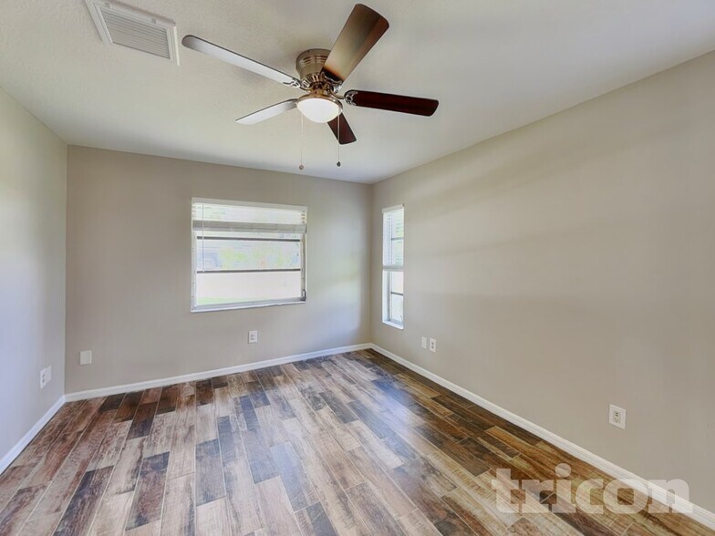 Building Photo - 20336 Peachland Blvd