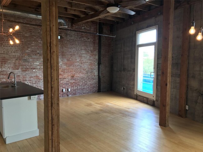 Building Photo - 222 E Main Street - A