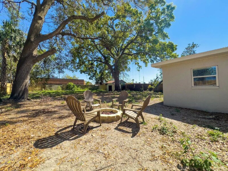 Building Photo - 8911 Oren Ave