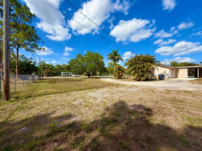 Building Photo - 16394 Pimlico Dr E
