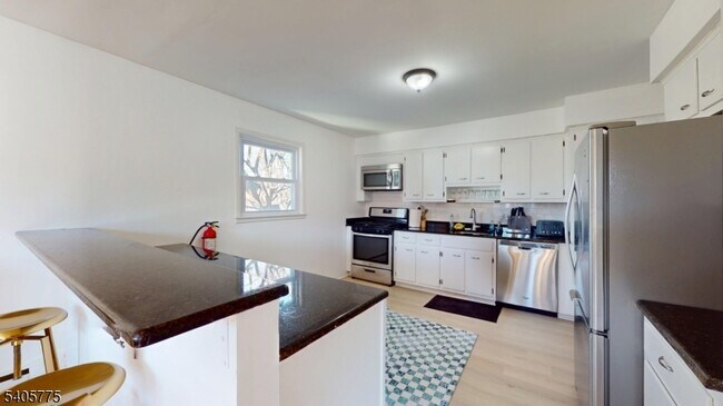 Building Photo - 121 3rd St