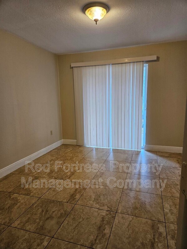 Building Photo - 3407 Winkler Ave