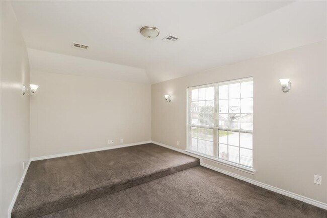 Building Photo - 10416 Westover Ave