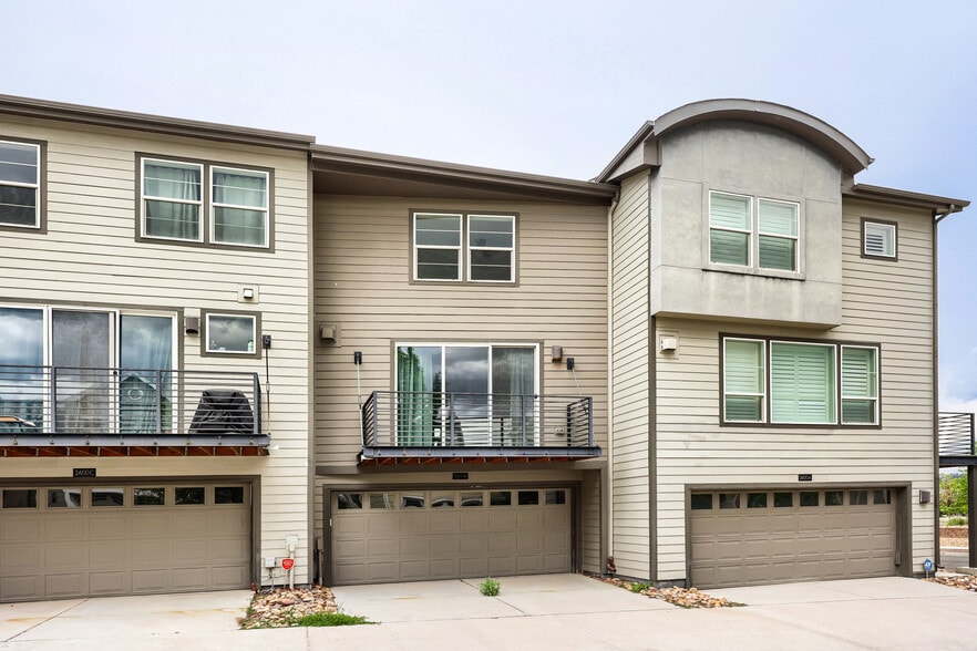 Building Photo - 2600 Meadows Blvd
