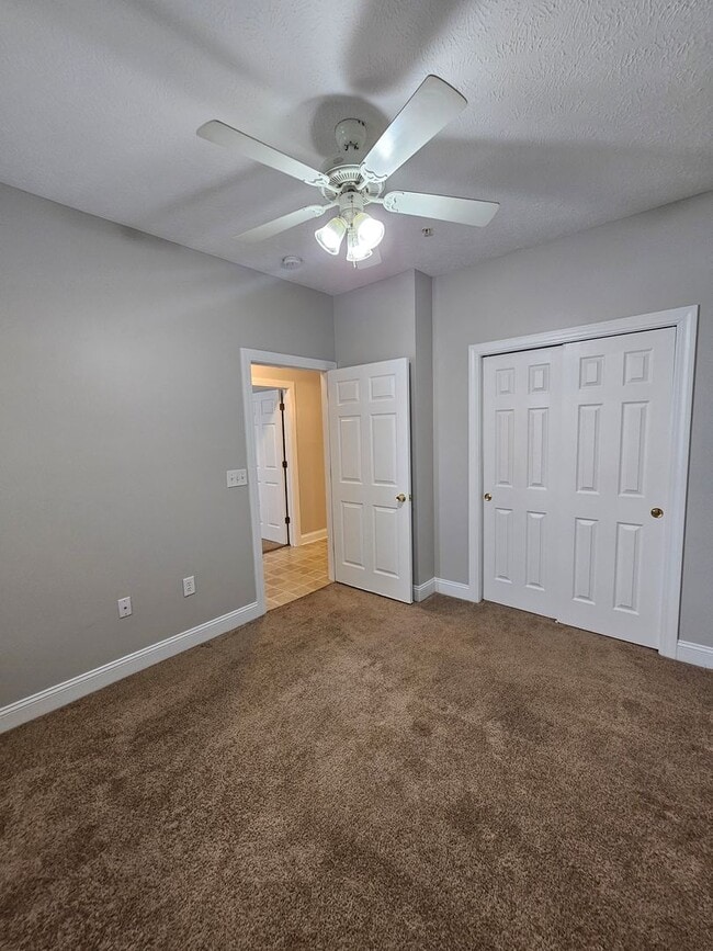 Building Photo - Fountain Pointe 3 bed 2 bath