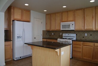 Building Photo - 4-Bedroom Home in the Village at Somersett!