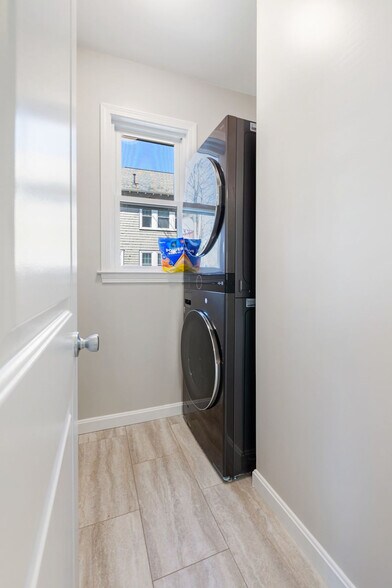 Building Photo - 12 Hubbardston Rd