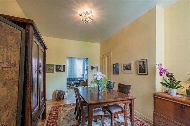 Building Photo - Lawrenceville - 2 BR Single Family Home, Air Condition, Hardwood Floors!