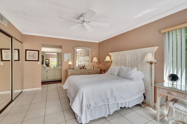 Building Photo - 5760 Piping Rock Dr