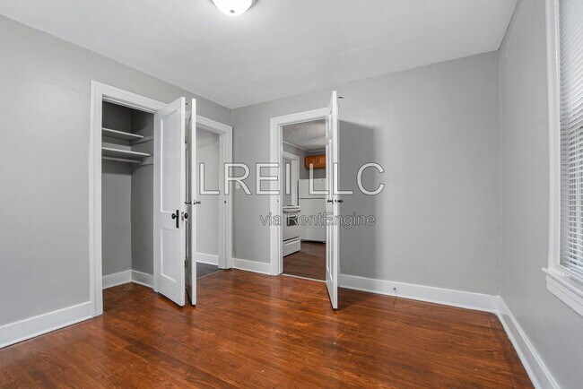 Building Photo - 1212 Homeview Dr
