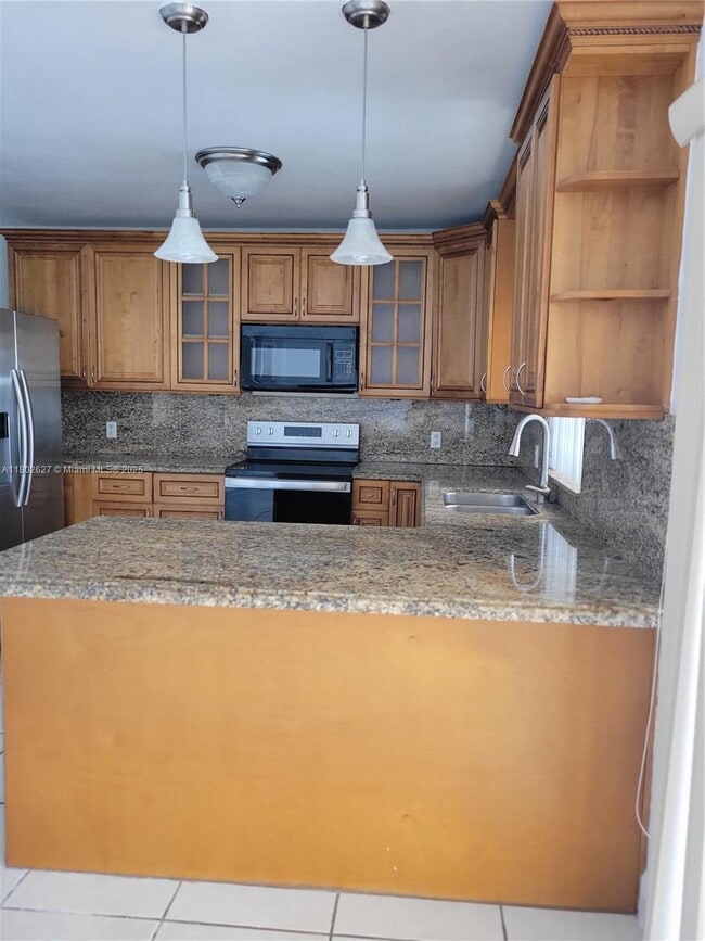 Building Photo - 15504 Sharpecroft Dr