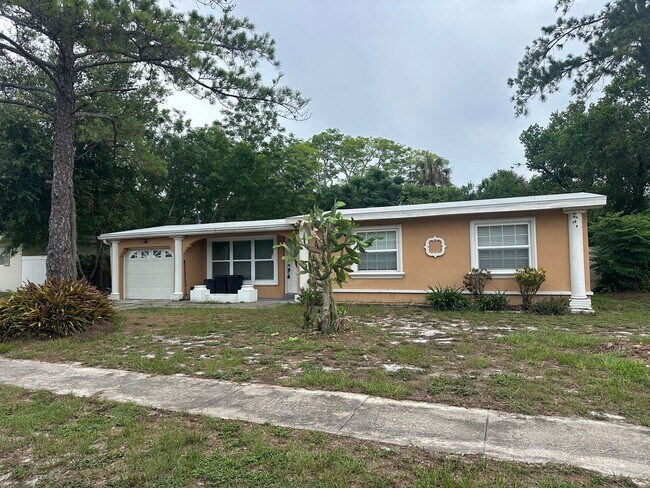 Primary Photo - 220 Wilshire Dr