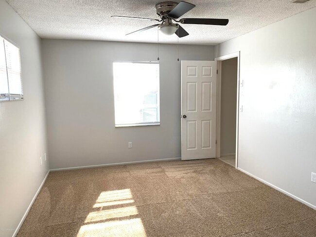 Building Photo - 609 Croton Rd