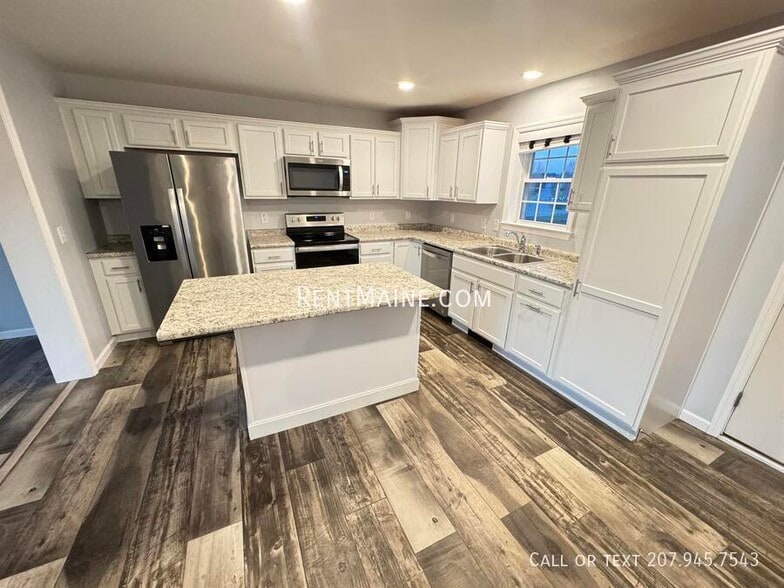 Building Photo - 208 Rocky Rdg Dr