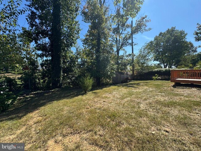 Building Photo - 4611 Eaton Pl
