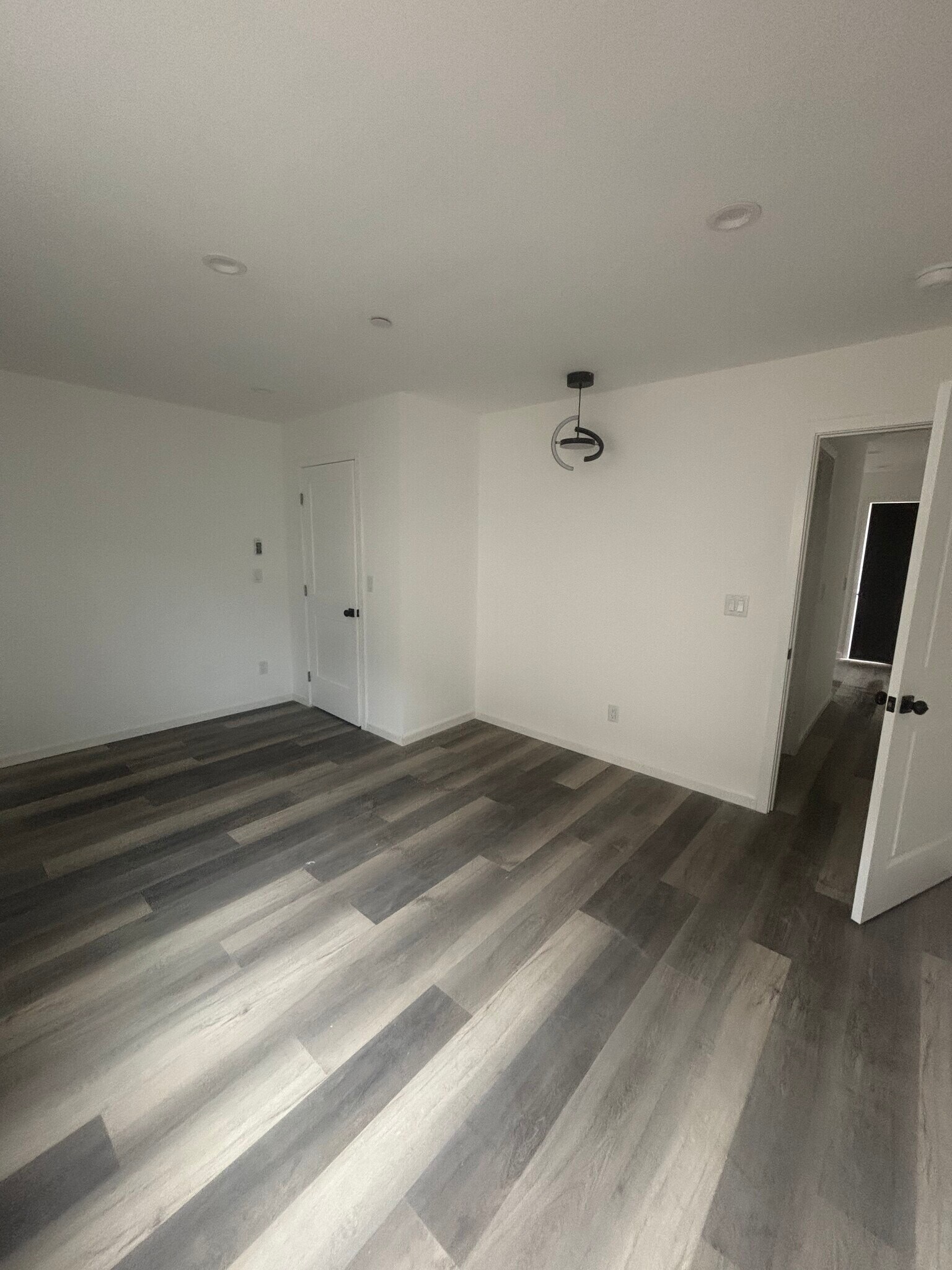 Building Photo - 3006 S Palm Grove Ave