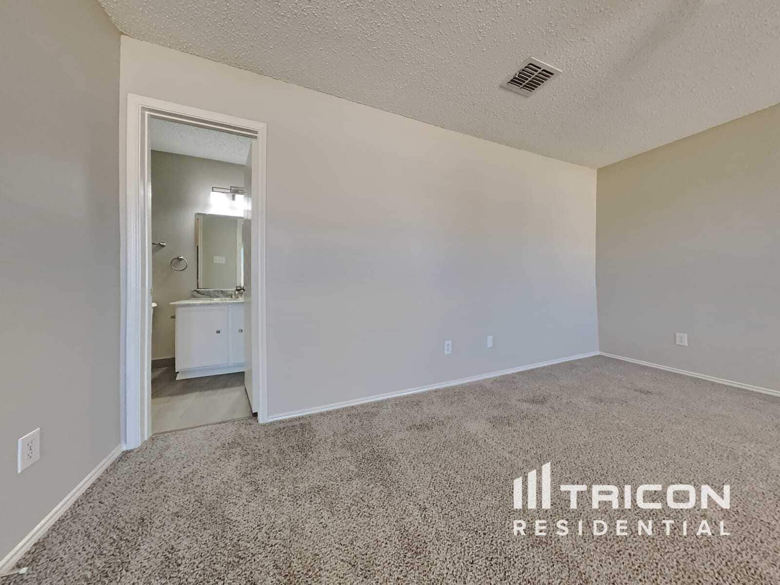 Building Photo - 104 Scarlet View