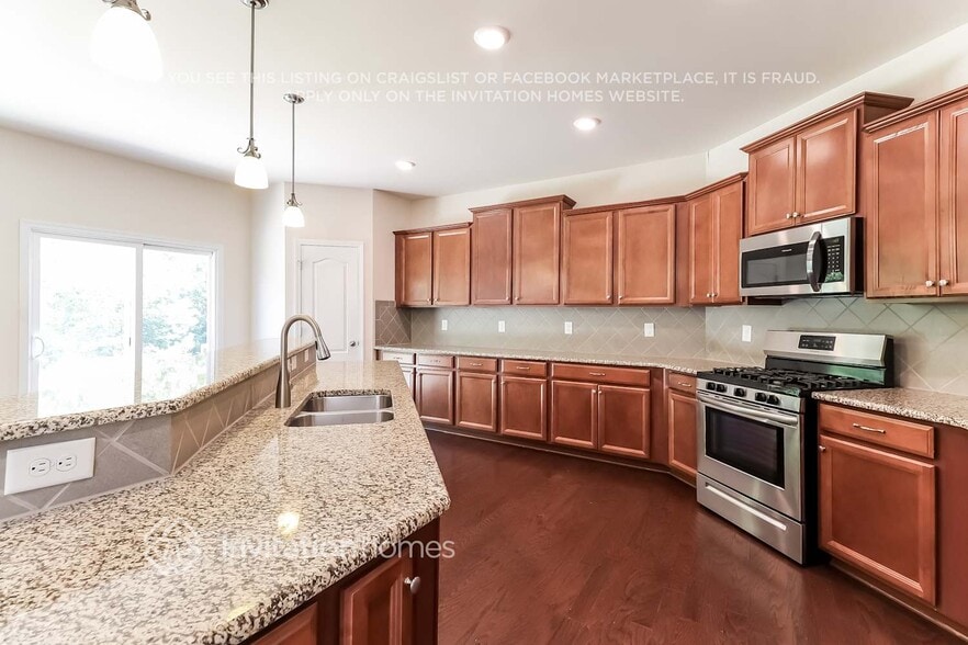 Building Photo - 141 Lassen Ln