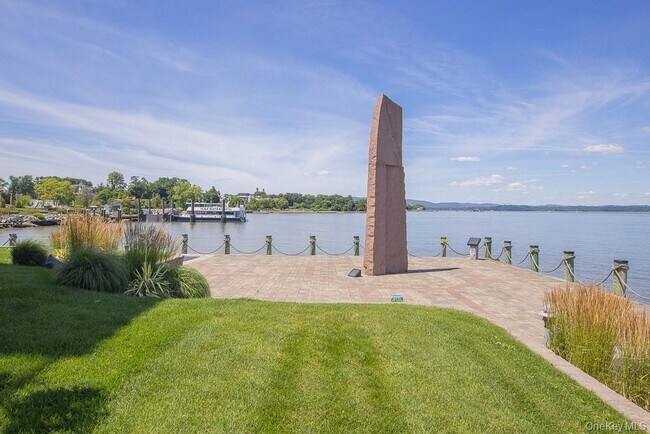 Building Photo - 1321 Round Pointe Dr