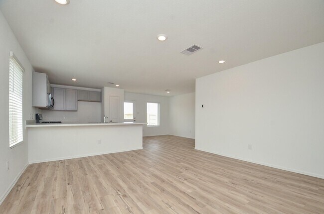 Building Photo - 18119 Rockvine Dr