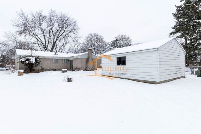 Building Photo - Beautiful Ranch In Plymouth 1 MONTH FREE RENT!!