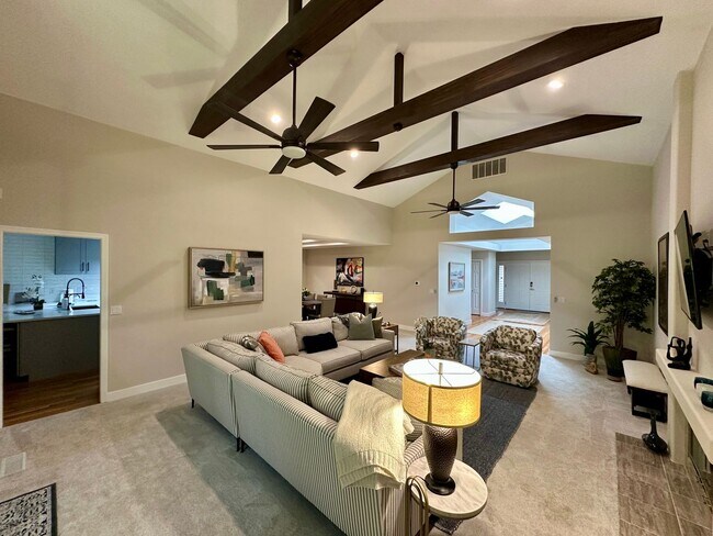 Building Photo - 9048 Gleneagle Dr