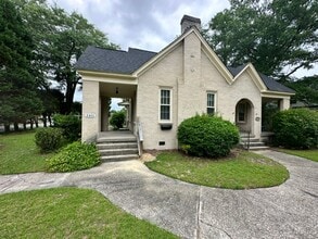 Building Photo - 3401