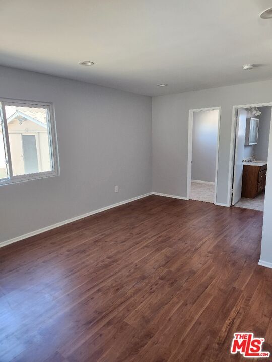 Building Photo - 9542 Yolanda Ave