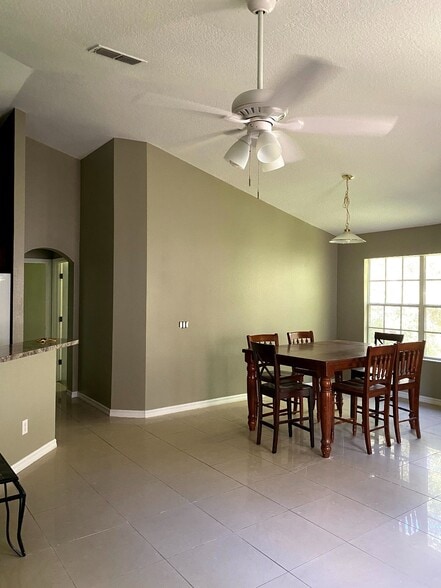 Dining Room - 3687 Oakdale Cir