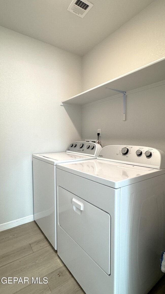 Building Photo - 1033 Candelilla St