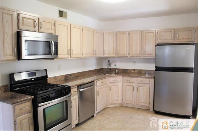 Building Photo - 1201 Plymouth Rd