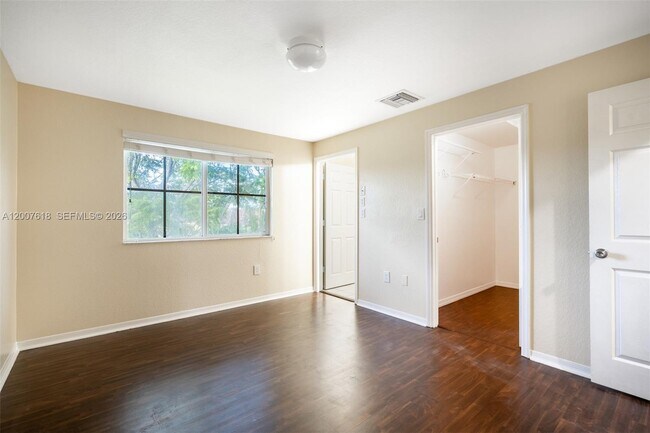 Building Photo - 6051 SW 19th Pl