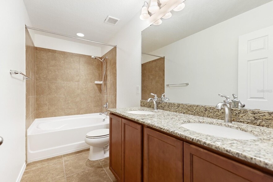 Building Photo - 4638 Chatterton Way