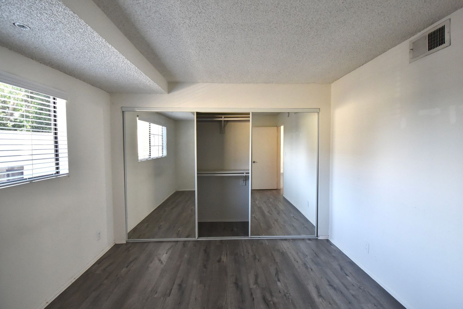 Building Photo - 5921 Whitsett Ave