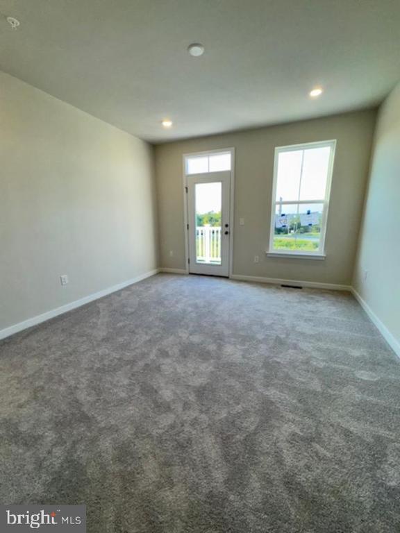 Building Photo - 701 Platinum Dr