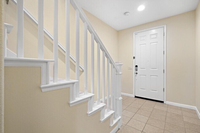 Building Photo - 643 Turnbuckle Dr