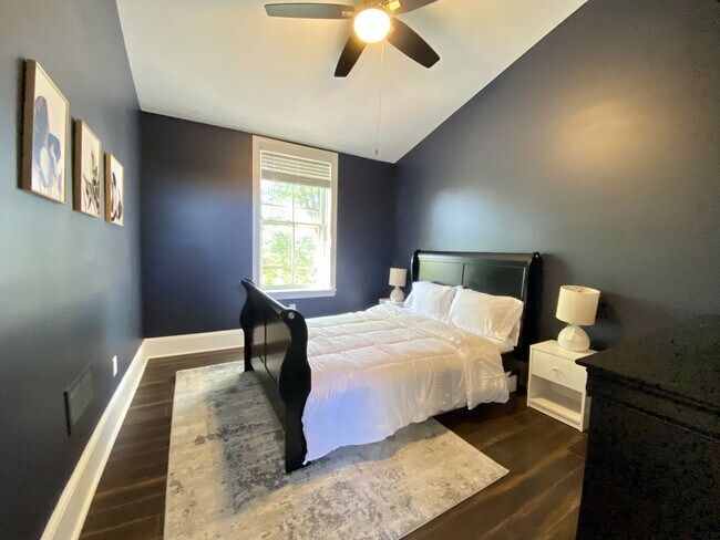 Building Photo - 712 N West St