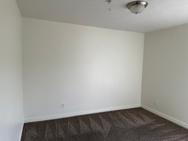 Building Photo - 8848 S 1030 W
