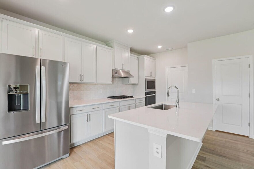 Building Photo - 805 Ottawa Dr