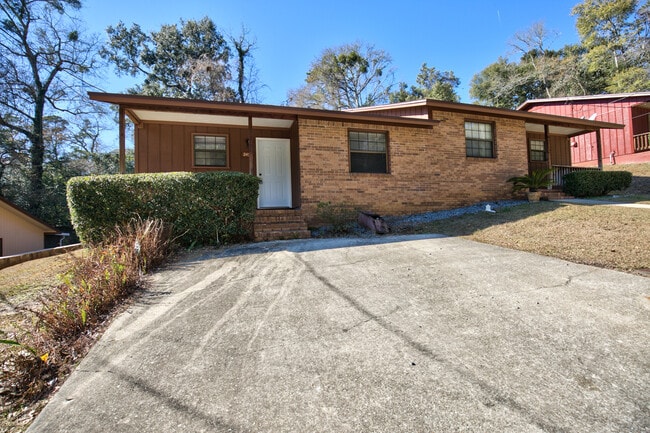 Primary Photo - 2454 Wren Hollow Dr