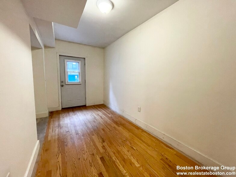 Building Photo - 76 Saint Stephen St