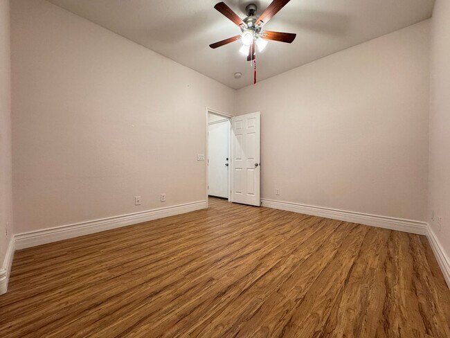 Building Photo - LUXURY LIVING • GOLF COURSE VIEW • GUARD-GATED COMMUNITY