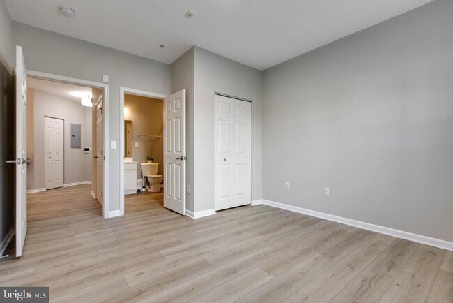 Building Photo - 7557 Stoney Run Dr