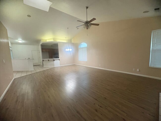 Building Photo - 3 Bedroom Home