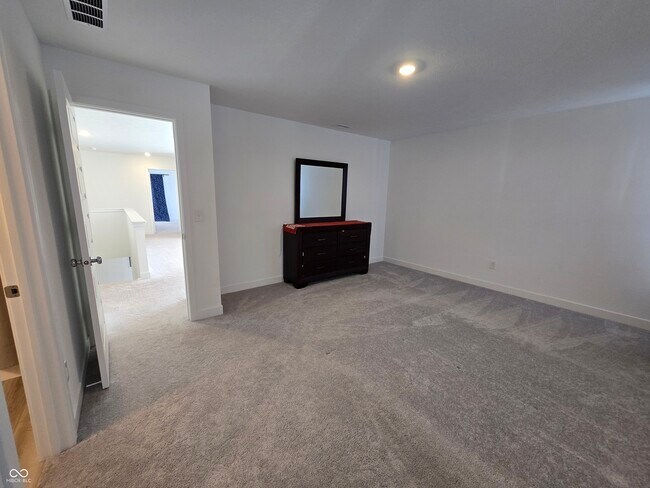 Building Photo - 5128 Summerton St