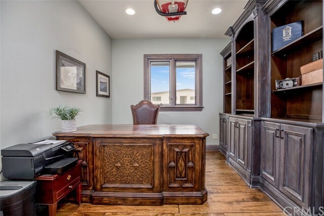 Building Photo - 736 Esplanade